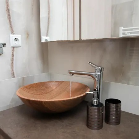 アパート St. Barbara Dráma