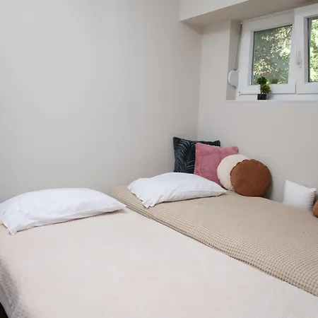 アパート St. Barbara Dráma